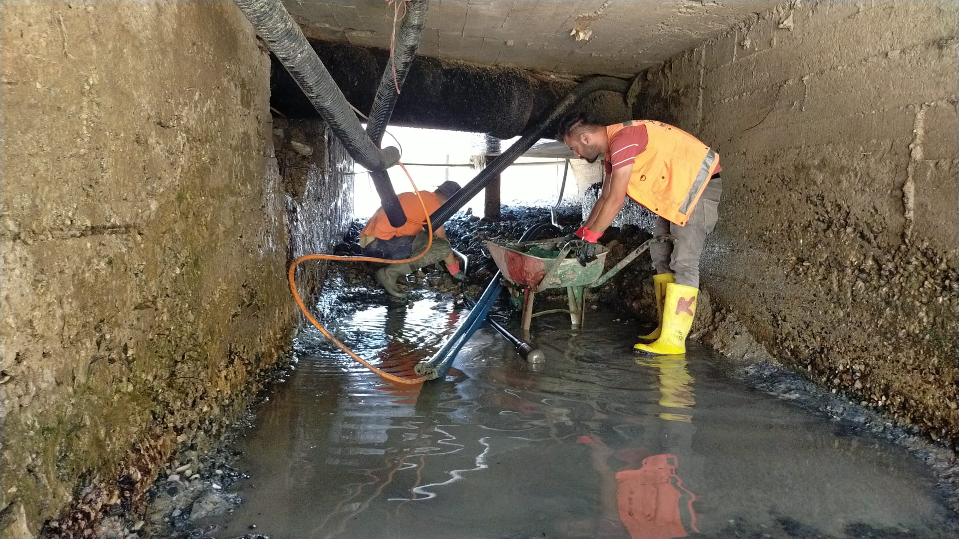 Büyükşehi̇rden Altyapida Dev Temi̇zli̇k Seferberli̇ği̇ (1)