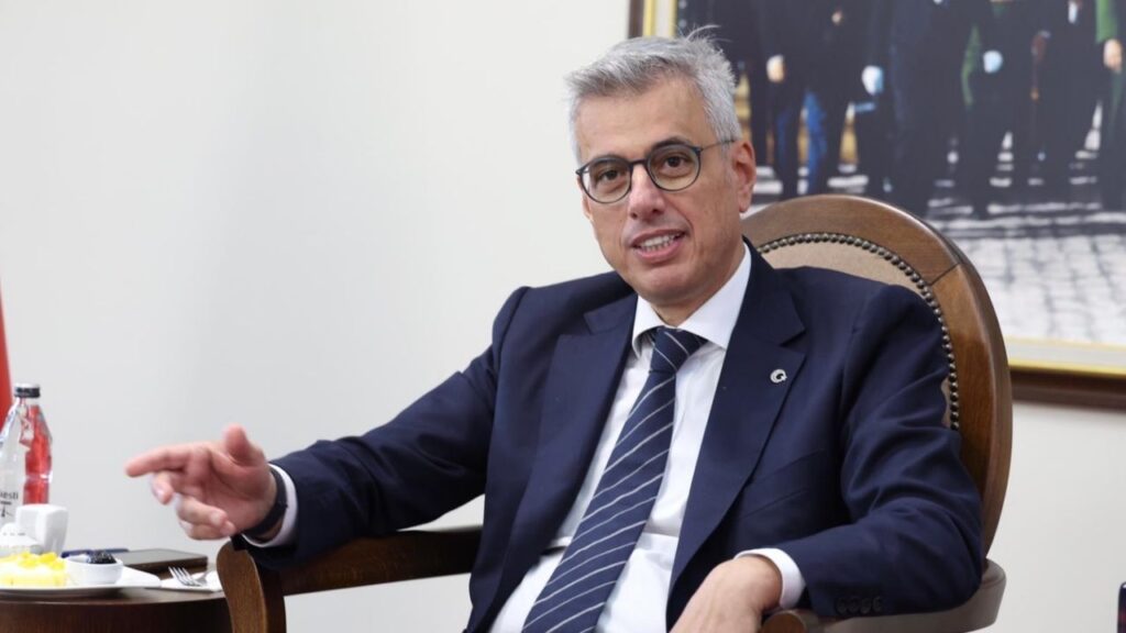 Cc5d319b3c5355f77c405070820c437e Bakan Memisoglu Eylul ayinda 17 bin hekim disi saglik personeli alacagiz