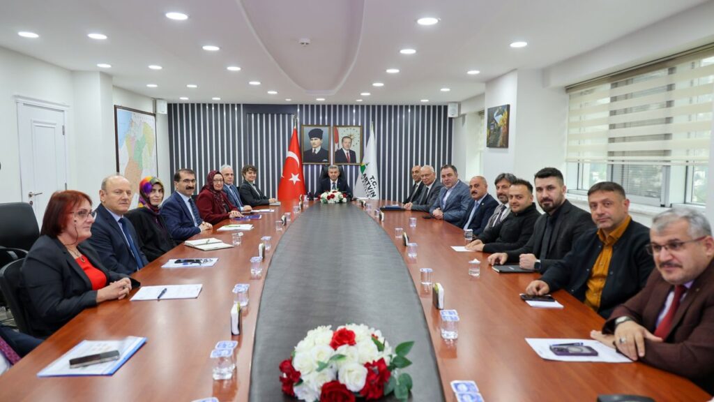 4d2cd62d77f77f4f0a0925ca74c8c23c Artvinde Vali Ergun baskanliginda Il Istihdam ve Mesleki Egitim Kurulu toplantisi yapildi