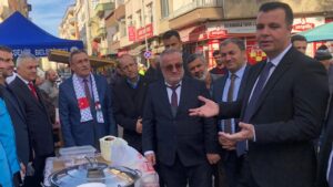 1478a8b9d8e5dfbfc1371383d684a102 Besikduzu Muftulugu Hayir Kermesi duzenledi