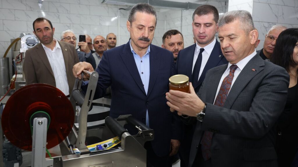 1da83ce54be1b5b3d320f692822747f9 Artvinde 15 milyon liralik bal isleme ve paketleme tesisi acildi