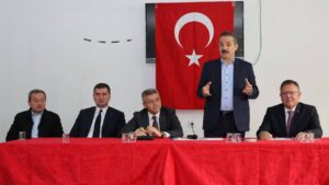 36f1b31d5ba0bc308421183ac65e2b14 Artvin Valisi Ergun ile Milletvekili Celik Artvin Livane Kucuk Sanayi Sitesini Inceledi