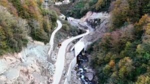 Sürmene–Köprübaşı Yolundaki Bitmeyen Çalışma Tepkileri Artıyor