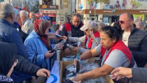 47d6e08195020430f1ab45cf14e0847c Orduda 2 bin adet fidan toprakla bulustu