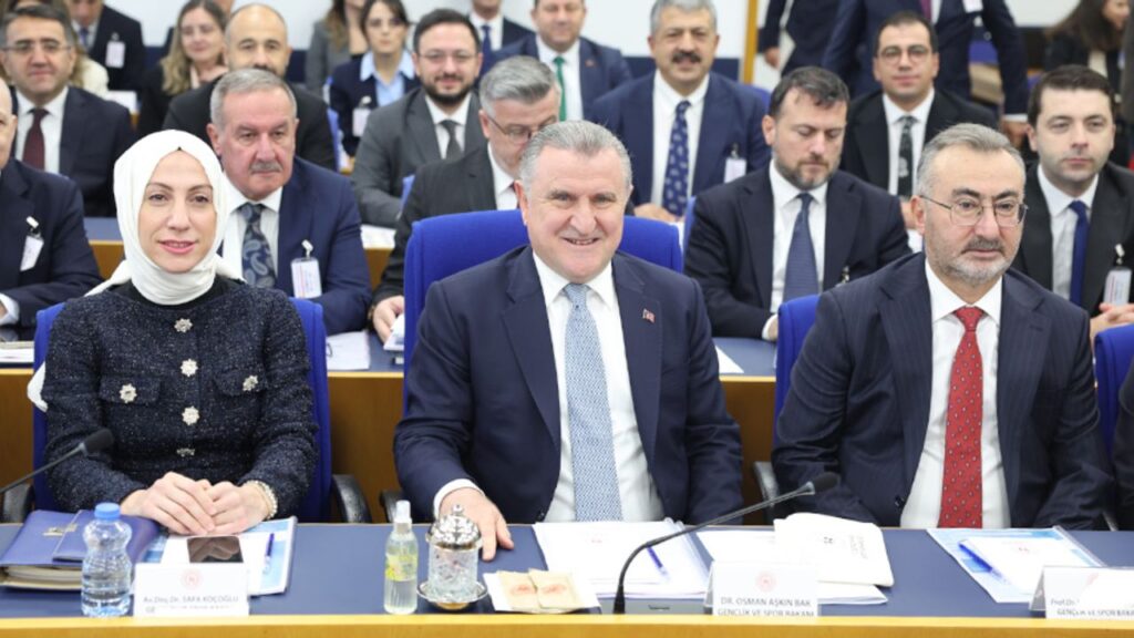 4c77ae95cb59fdfe7c66ff4e4a6af9fc Baktan Kirmizi Karta VARdan doner Cevabi