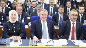 Bak'tan Kırmızı Kart Tartışmasına "VAR'dan döner" Yanıtı