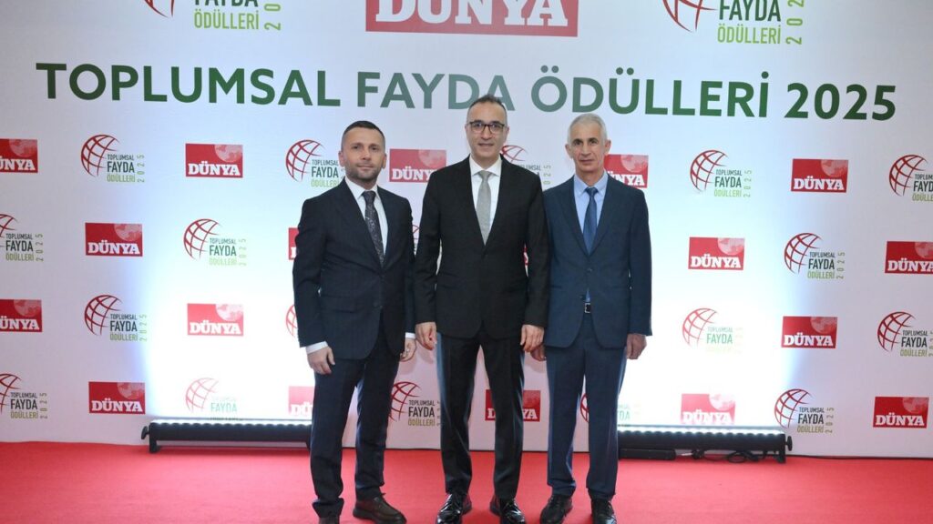 Çayeli Bakır’ın ‘Arıcılığı Geliştirme Projesi’ toplumsal fayda ödülüne layık görüldü