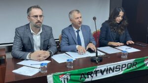 9f2c36afaf6e039f8faf85ab83db9532 Artvinspor kulubu baskani Irfan Yildirim 3. kez guven tazeledi