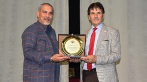 A1de43d1d9bf4f052c109837c4b00700 Depremin 3 Yillik Acisini Tasiyan Sehrimden Uzakta Aldigim Odul Unutulmaz Moral Oldu Bana