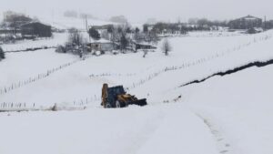 B80bf7d21c08d77814d2abfdd307c39b Belediyelerin kar mesaisi basladi