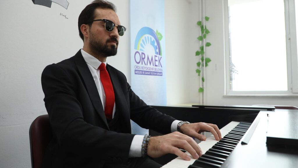 Ea92948a2112ff856b710adf2bda34b3 Gormeyen gozlerle degil hisseden kalple caliyor