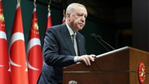 Cumhurbaşkanı Erdoğan: Öğrenci Yetiştirmek İçin Öncelikle Öğretmen Gerekiyor
